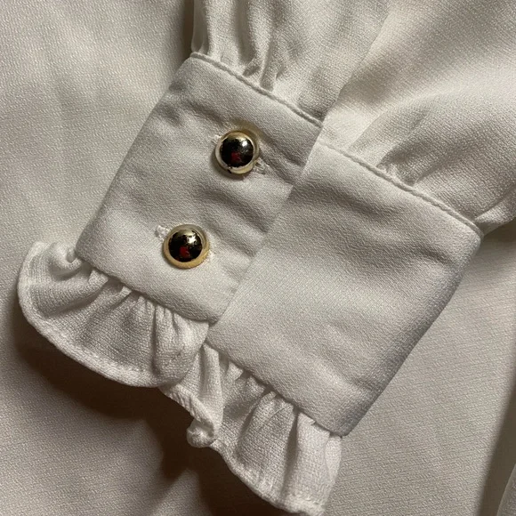 White blouse - Picture 3 of 5